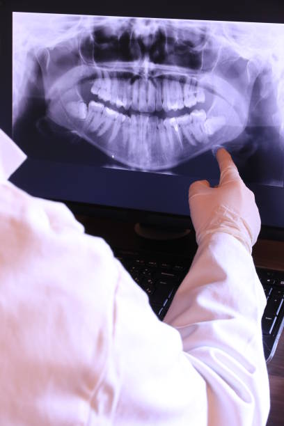 Best Cracked Tooth Emergency Dentist  in Neenah, WI